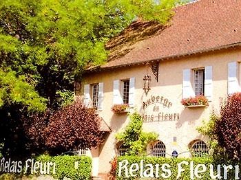 Le Relais Fleuri, Hotel Et Restaurant Logis - Avallon Sauvigny-le-Bois 외부 사진