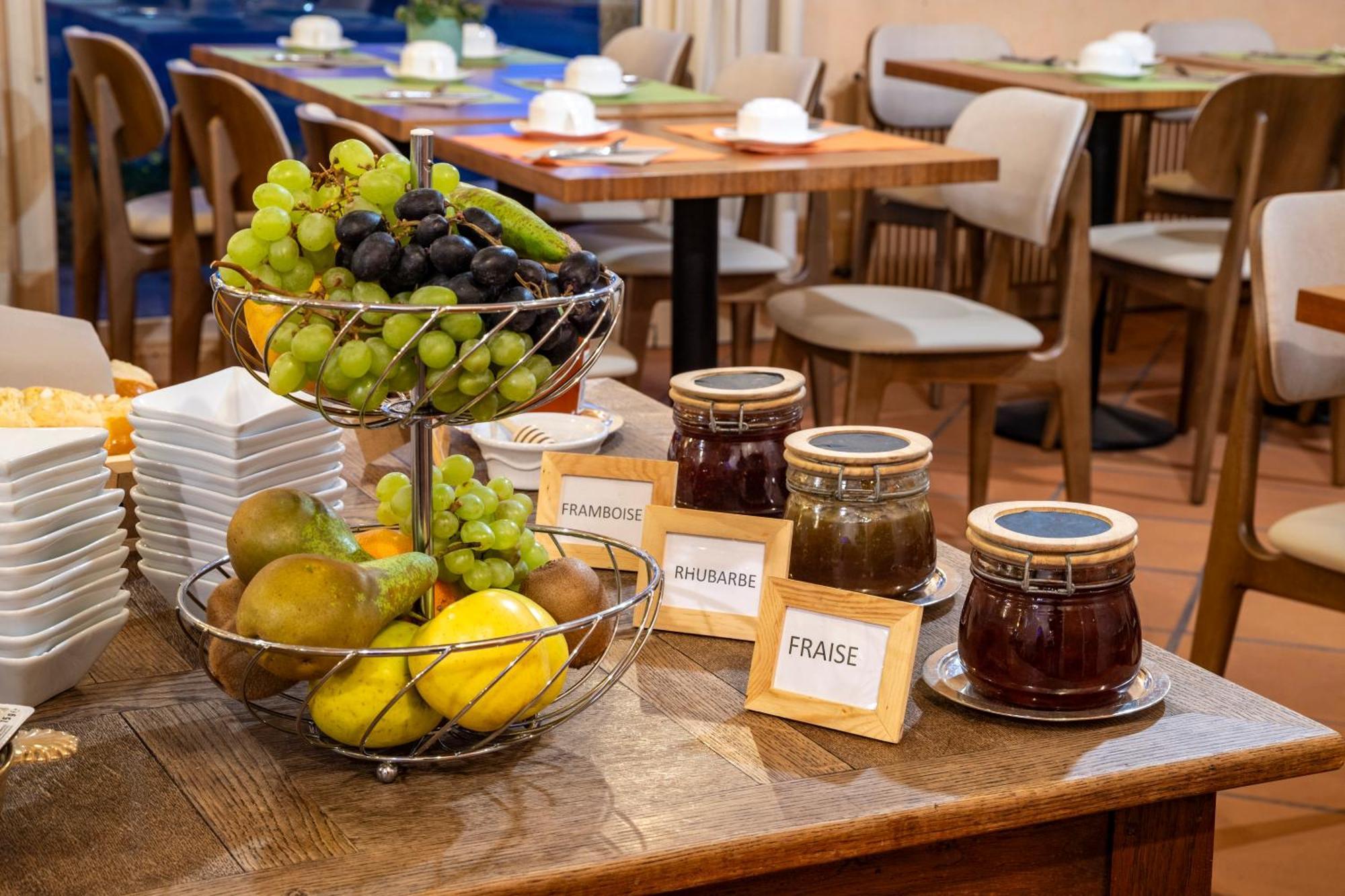 Le Relais Fleuri, Hotel Et Restaurant Logis - Avallon Sauvigny-le-Bois 외부 사진